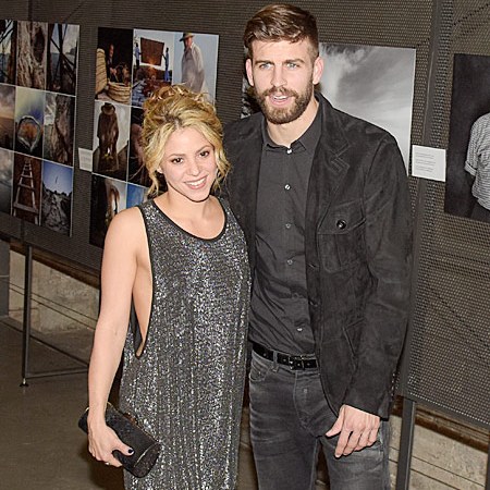 Shakira e seu companheiro Gerard Piqué começaram a namorar em 2010.