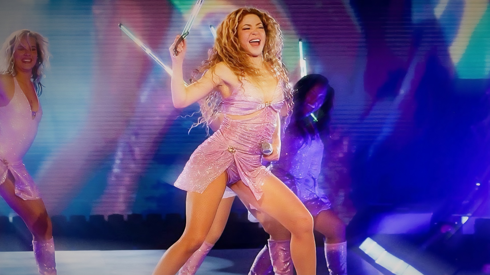 #QueremosShakiraNoBrasil partice da campanha e ajude a trazer a colombiana de volta ao nosso país